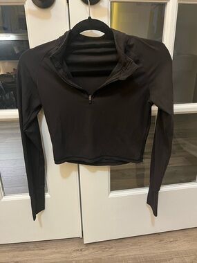 Paragon Fitwear Black Long-Sleeve Zip Crop Top